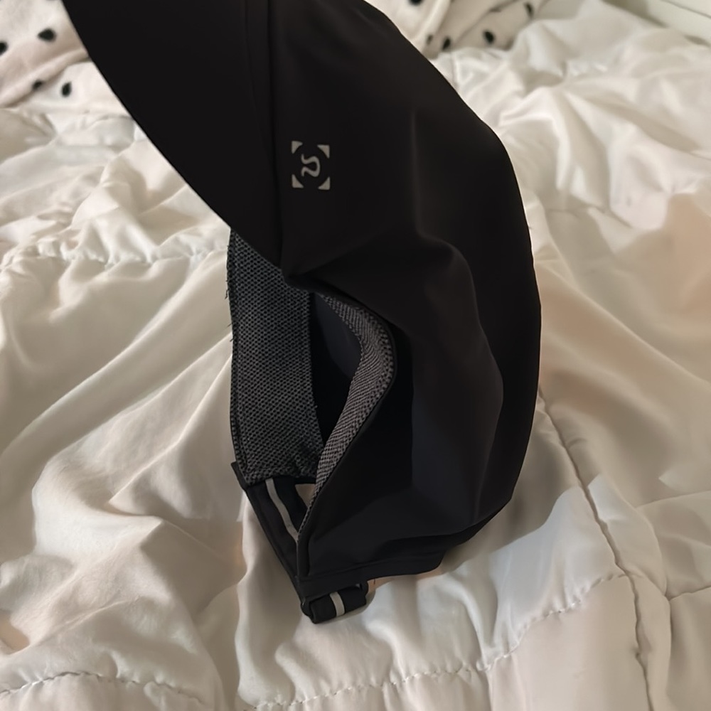 lululemon hat - Picture 3 of 3